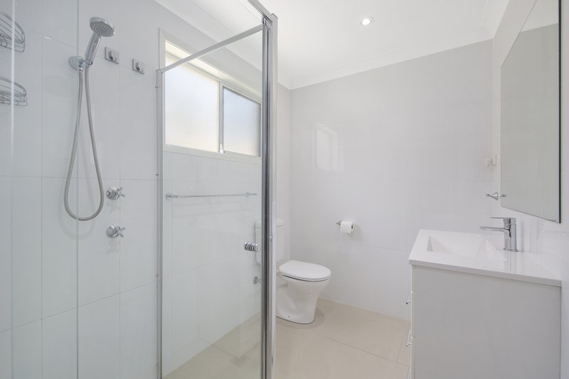 Photo - 37 Jean Avenue, Berkeley Vale NSW 2261 - Image 10