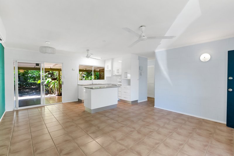 Photo - 37 Jensen Street, Manoora QLD 4870 - Image 6