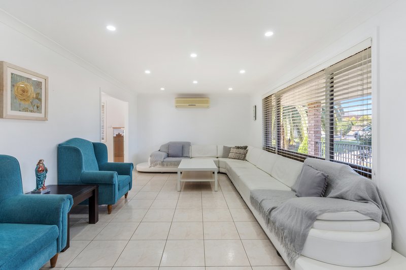 Photo - 37 Kalang Road, Edensor Park NSW 2176 - Image 3