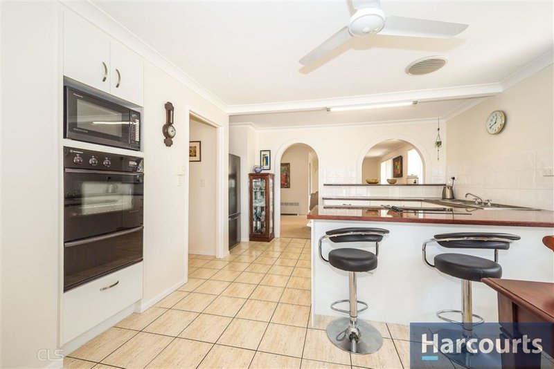 Photo - 37 Kangaroo Ave , Bongaree QLD 4507 - Image 3