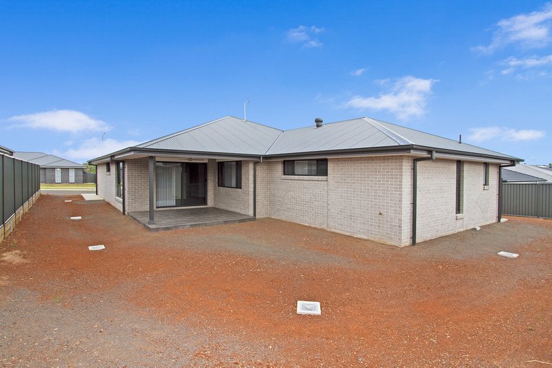 Photo - 37 Kingham Street, Tamworth NSW 2340 - Image 11