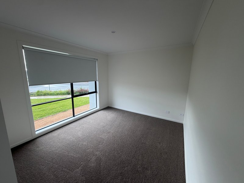 Photo - 37 Kingparrot Circuit, Benalla VIC 3672 - Image 2