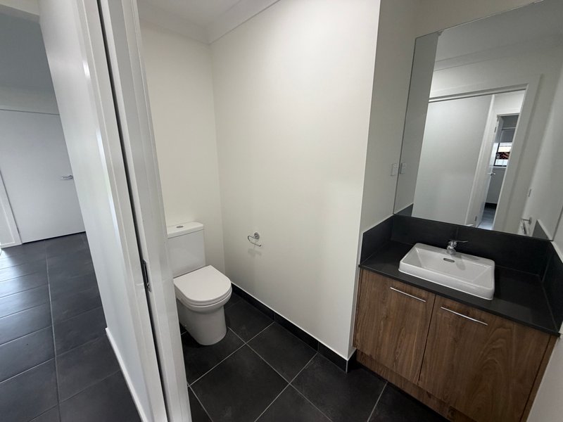 Photo - 37 Kingparrot Circuit, Benalla VIC 3672 - Image 6