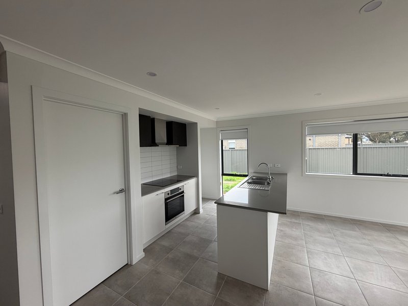 Photo - 37 Kingparrot Circuit, Benalla VIC 3672 - Image 9