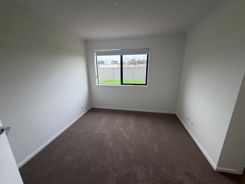 Photo - 37 Kingparrot Circuit, Benalla VIC 3672 - Image 10