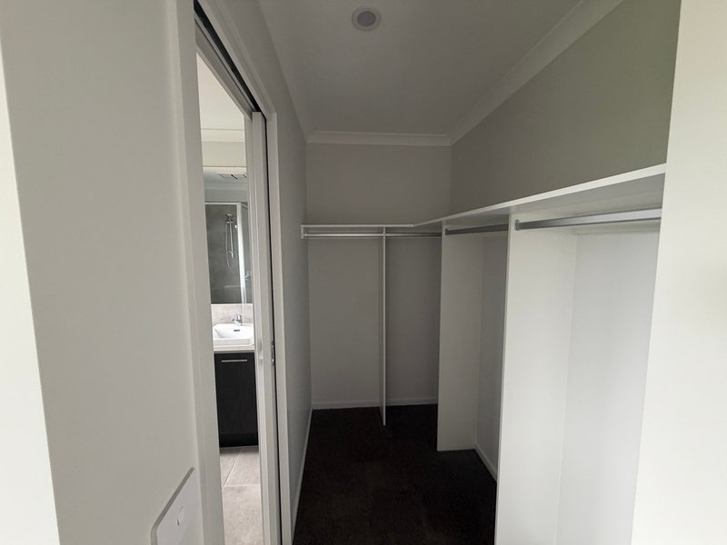 Photo - 37 Kingparrot Circuit, Benalla VIC 3672 - Image 11