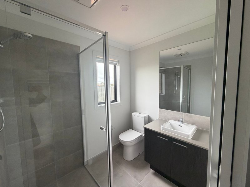 Photo - 37 Kingparrot Circuit, Benalla VIC 3672 - Image 12