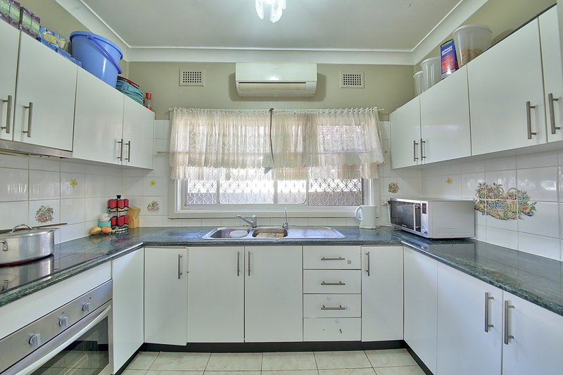 Photo - 37 Kiora Street, Canley Heights NSW 2166 - Image 6