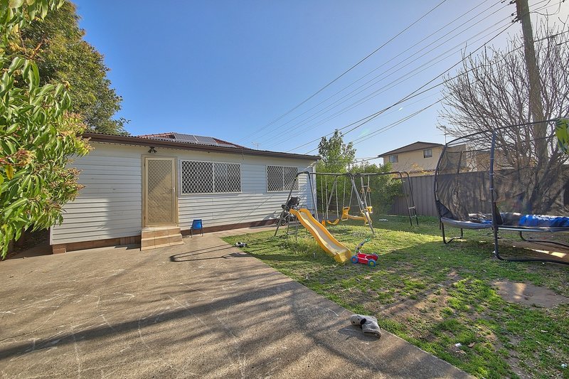 Photo - 37 Kiora Street, Canley Heights NSW 2166 - Image 11