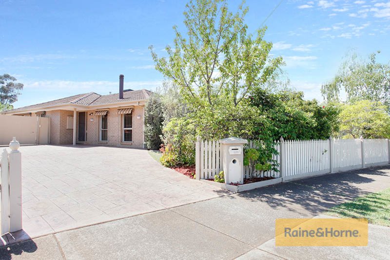 37 Lachlan Road, Melton South VIC 3338