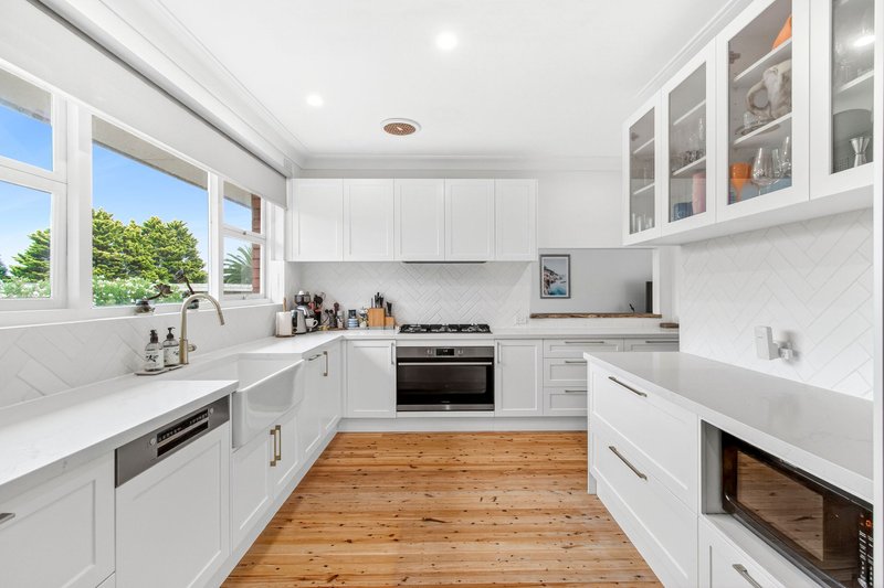 Photo - 37 Lanford Avenue, Killarney Heights NSW 2087 - Image 2