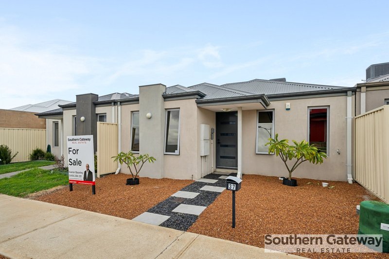 Photo - 37 Lazuli Rise, Wellard WA 6170 - Image 1