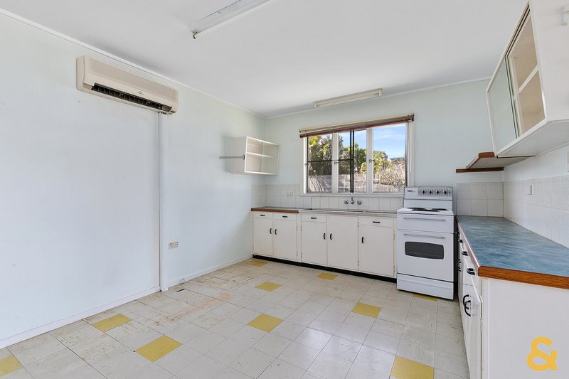 Photo - 37 Leadale Street, Wynnum West QLD 4178 - Image 4