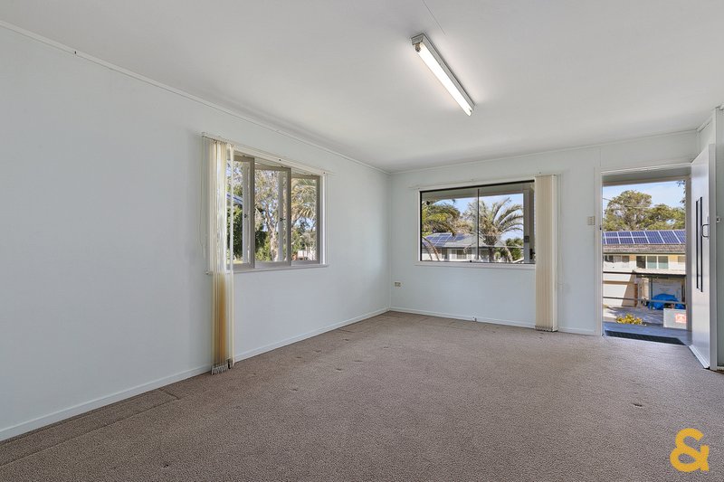 Photo - 37 Leadale Street, Wynnum West QLD 4178 - Image 5