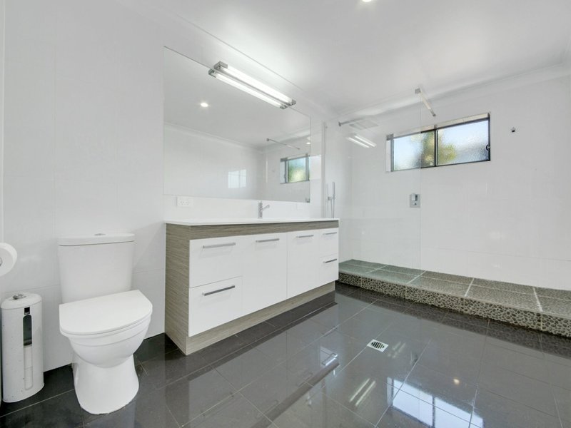 Photo - 37 Lighthouse Drive, Boyne Island QLD 4680 - Image 21