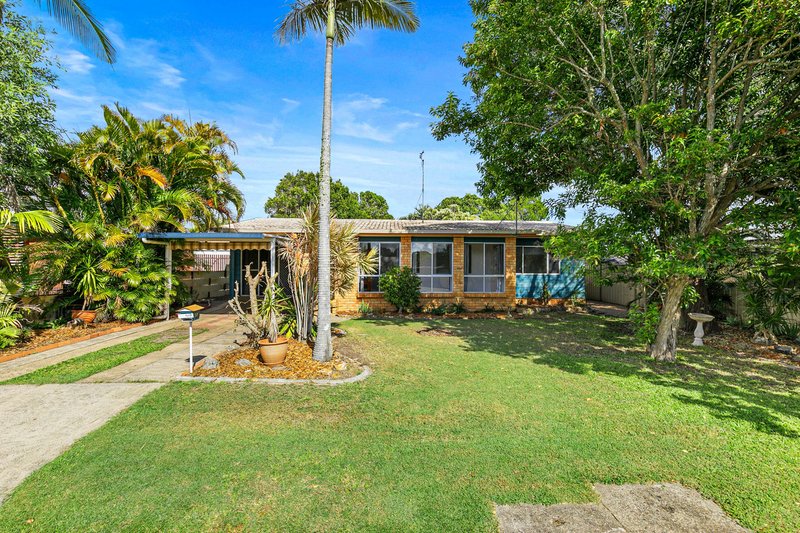 37 Limpus Street, Urangan QLD 4655