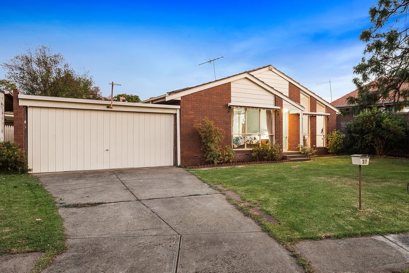 37 Lincoln Street, Burwood East VIC 3151