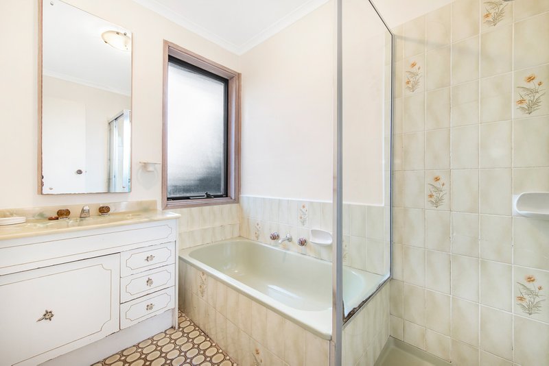 Photo - 37 Lincoln Street, Burwood East VIC 3151 - Image 6