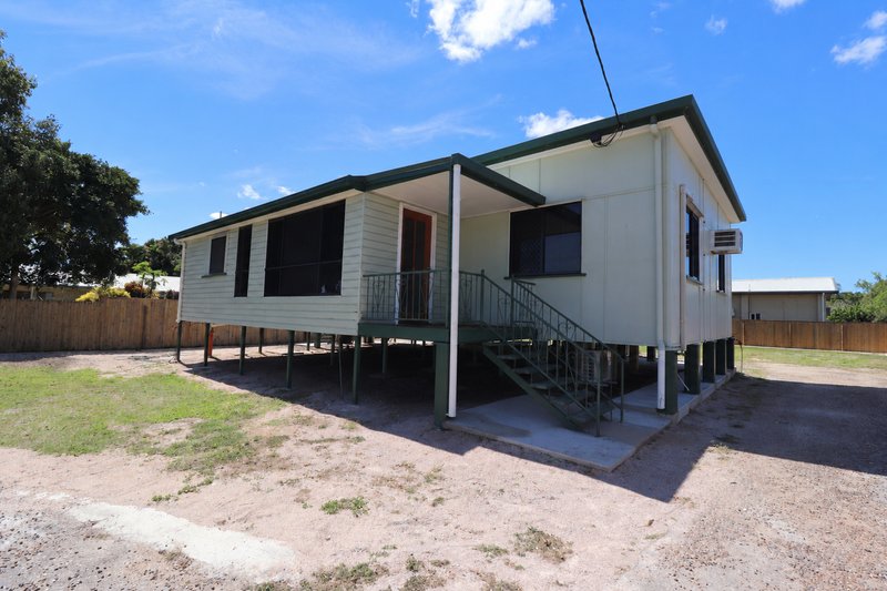 Photo - 37 Little Crescent, Ayr QLD 4807 - Image 2
