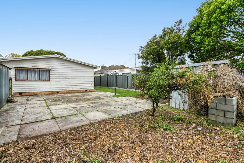 Photo - 37 Locher Avenue, Reservoir VIC 3073 - Image 11