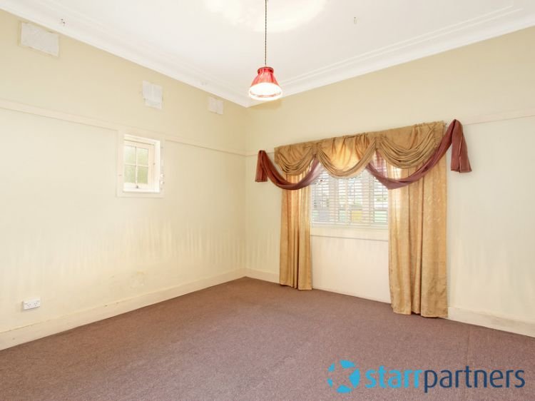 Photo - 37 Locksley Avenue, Merrylands NSW 2160 - Image 7