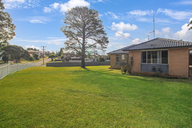 Photo - 37 Loftus Drive, Barrack Heights NSW 2528 - Image 7