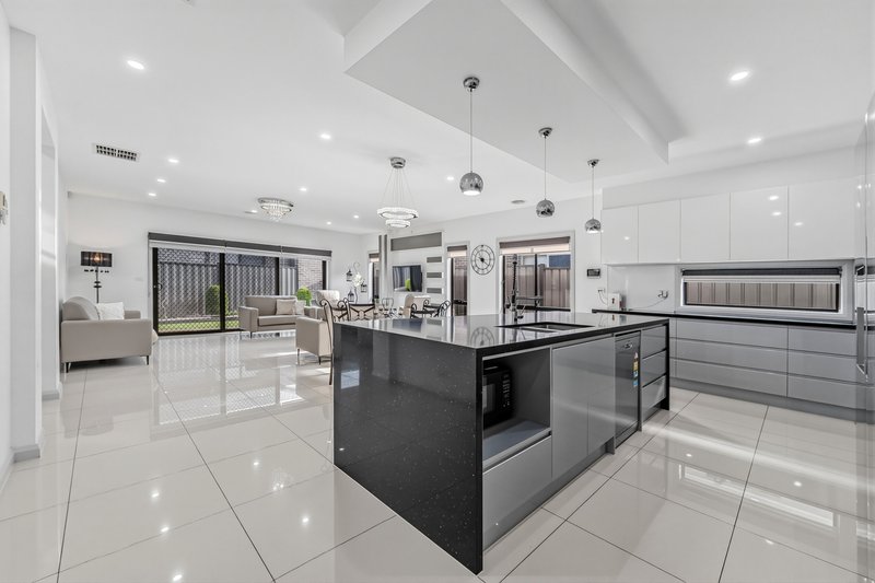 Photo - 37 Lombard Street, Roxburgh Park VIC 3064 - Image 8