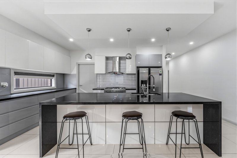Photo - 37 Lombard Street, Roxburgh Park VIC 3064 - Image 11