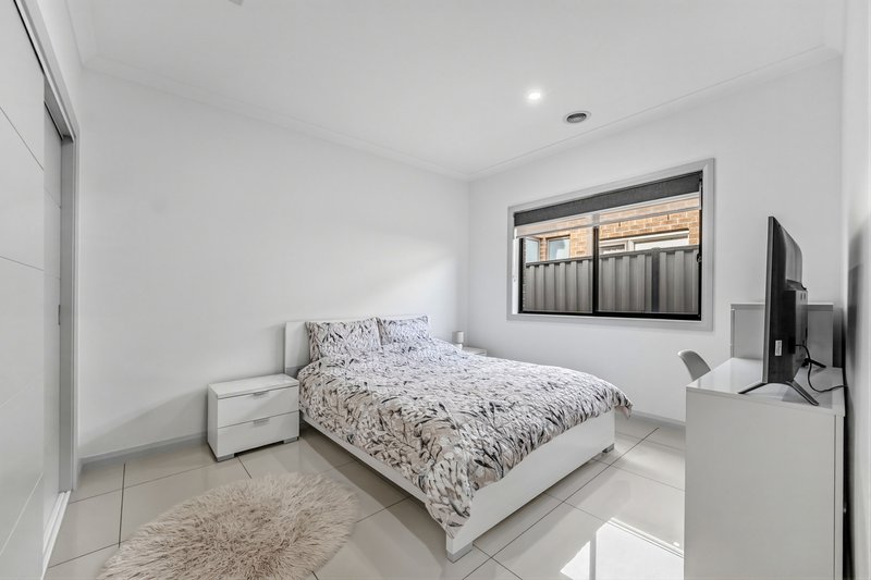 Photo - 37 Lombard Street, Roxburgh Park VIC 3064 - Image 20