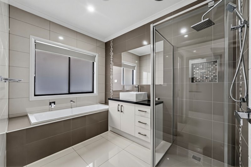 Photo - 37 Lombard Street, Roxburgh Park VIC 3064 - Image 21
