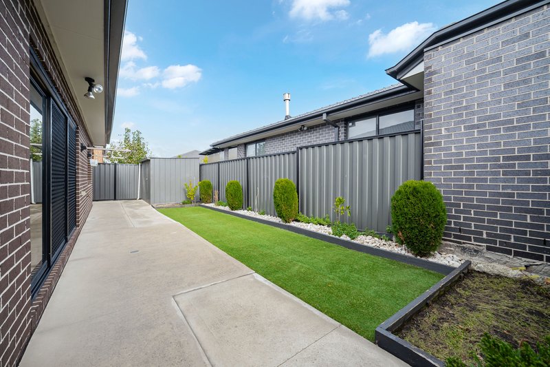 Photo - 37 Lombard Street, Roxburgh Park VIC 3064 - Image 25