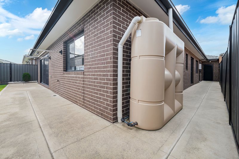 Photo - 37 Lombard Street, Roxburgh Park VIC 3064 - Image 27