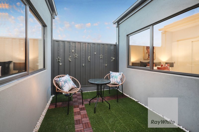 Photo - 37 Luster Circuit, Greenvale VIC 3059 - Image 24