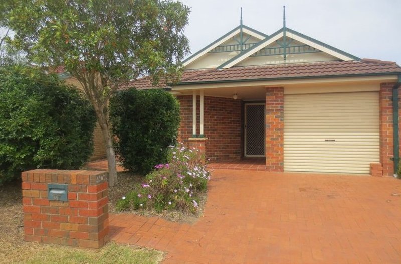 Photo - 37 Lyndhurst Court, Wattle Grove NSW 2173 - Image 1