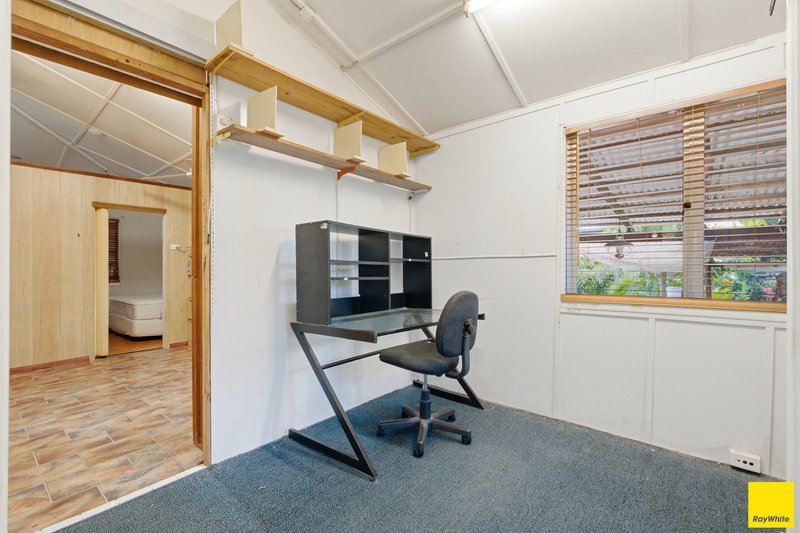 Photo - 37 Machan Street, Machans Beach QLD 4878 - Image 12