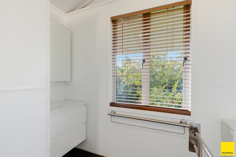 Photo - 37 Machan Street, Machans Beach QLD 4878 - Image 15