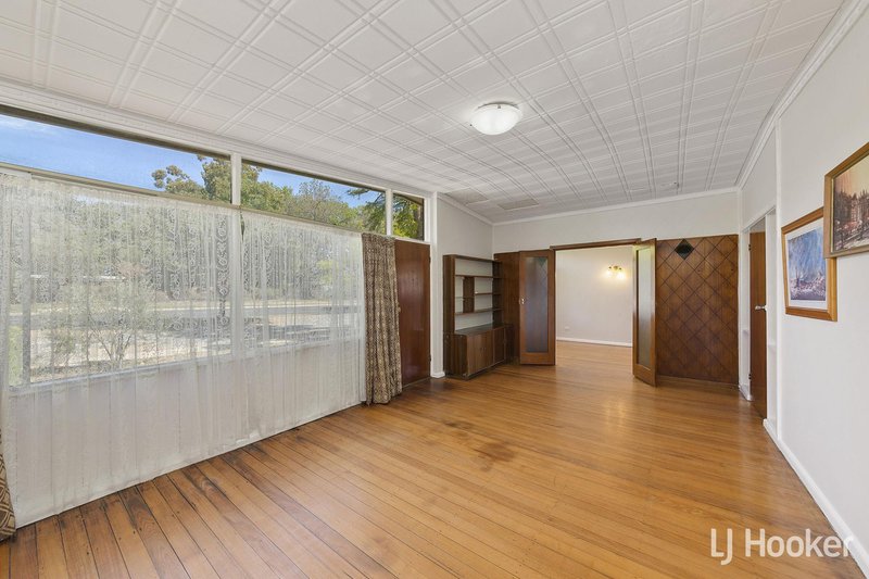 Photo - 37 Majura Avenue, Dickson ACT 2602 - Image 3