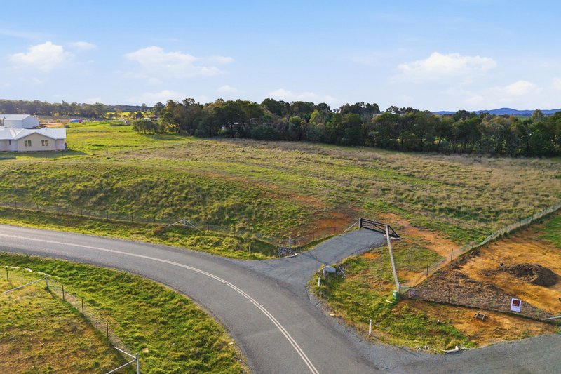 Photo - 37 Malbec Drive, Murrumbateman NSW 2582 - Image 6