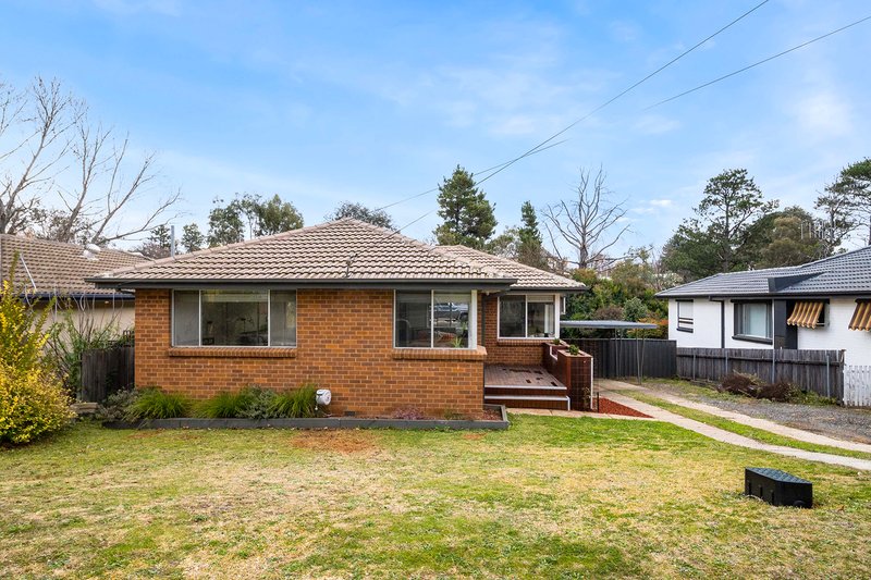 Photo - 37 Malcolm Road, Karabar NSW 2620 - Image 2