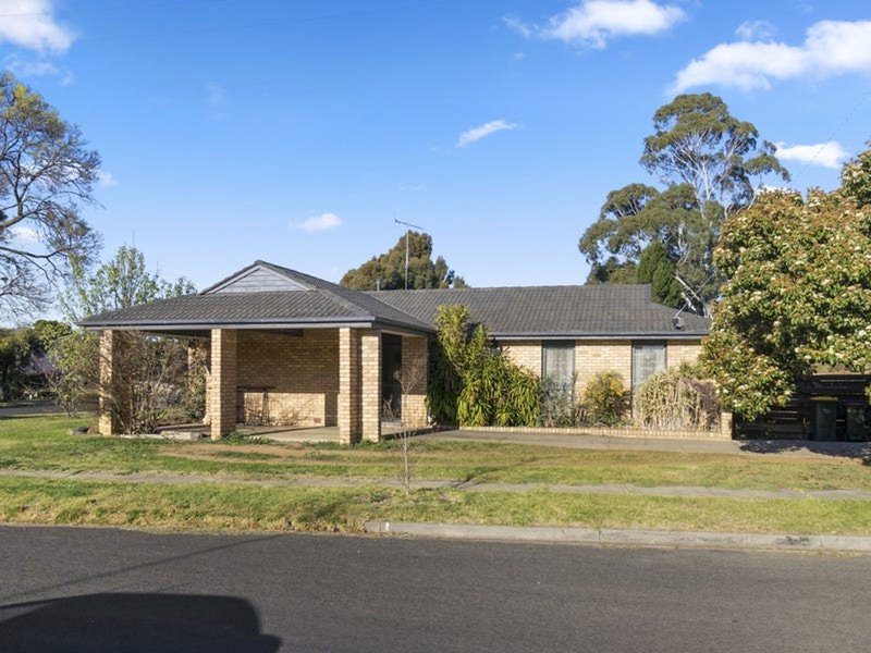 37 Malcolm Street, Bacchus Marsh VIC 3340