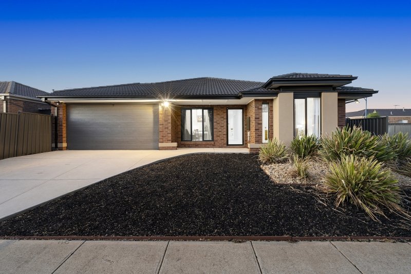 37 Mayesbrook Road, Manor Lakes VIC 3024