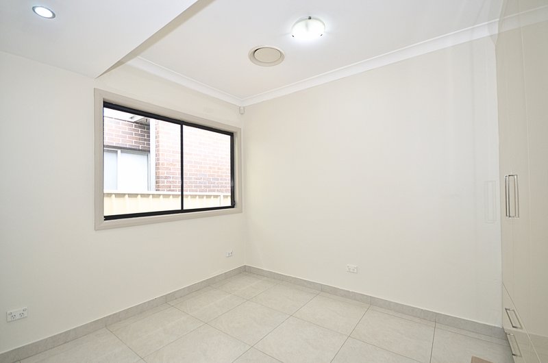 Photo - 37 Mccredie Road, Guildford West NSW 2161 - Image 6