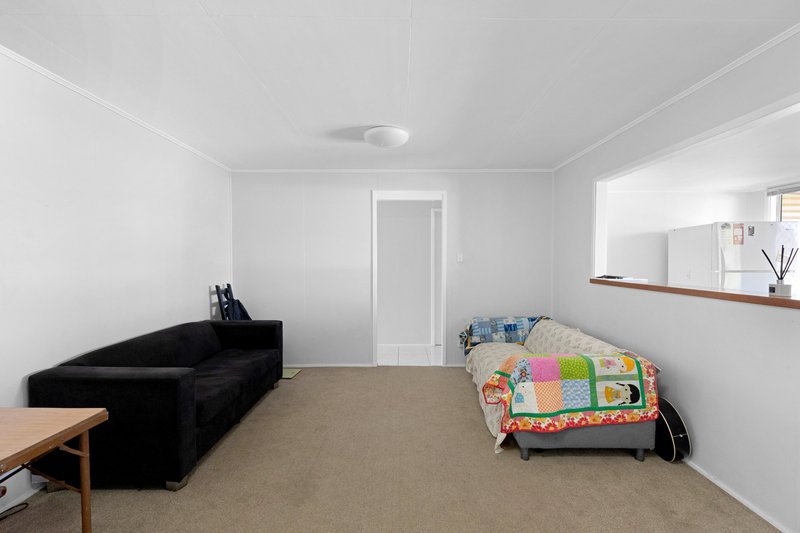 Photo - 37 Milligan Street, Oakey QLD 4401 - Image 7