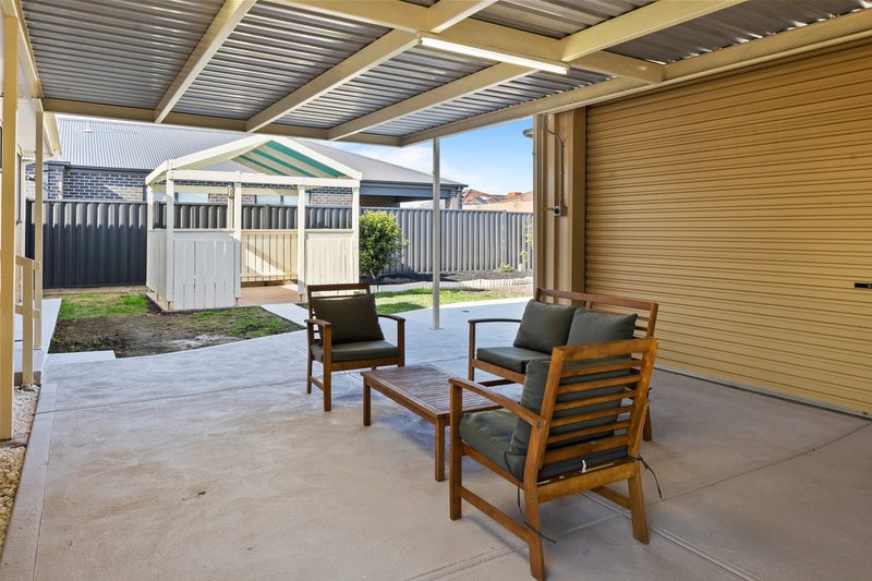 Photo - 37 Mindoro Crescent, Lalor VIC 3075 - Image 14