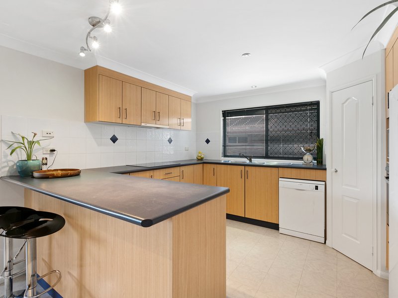 Photo - 37 Mizzen Street, Manly West QLD 4179 - Image 3