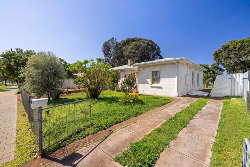 Photo - 37 Mofflin Road, Elizabeth Grove SA 5112 - Image 3