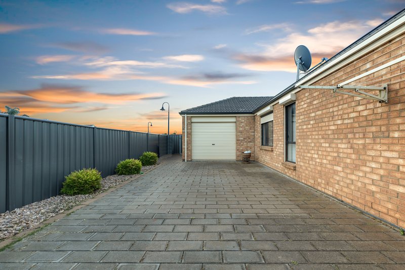 Photo - 37 Monterey Drive, Munno Para West SA 5115 - Image 15