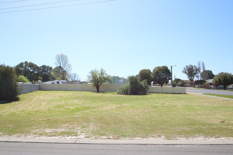 Photo - 37 Moore Street, Collie WA 6225 - Image 3