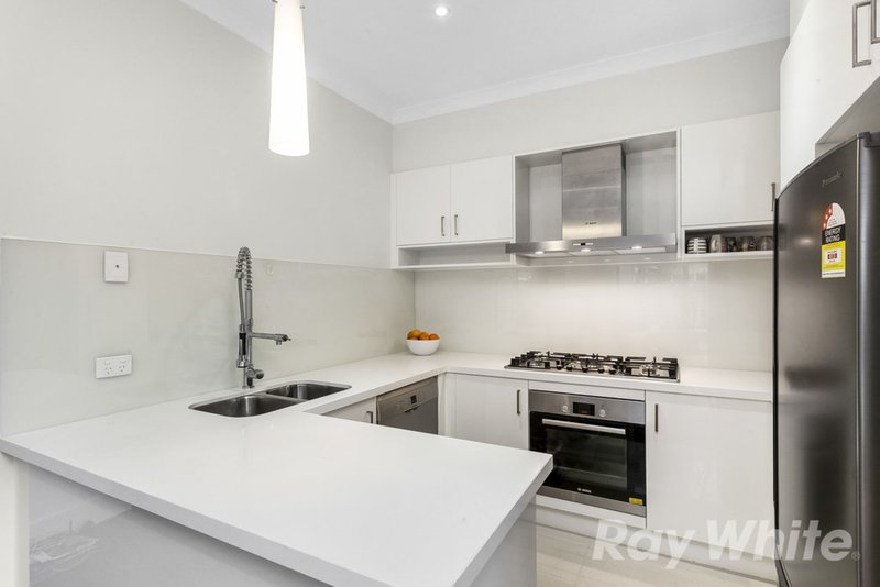 Photo - 3/7 Myrtle Court, Doncaster East VIC 3109 - Image 3