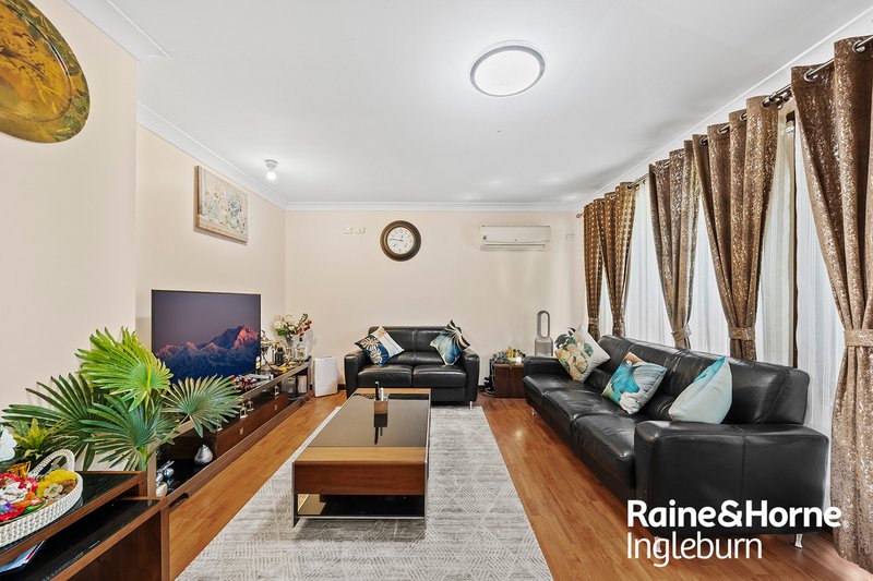 Photo - 37 Naylor Place, Ingleburn NSW 2565 - Image 2